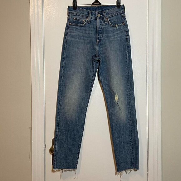 LEVI’S Distressed Wedgie Icon Fit Jean size 24 - Picture 2 of 6